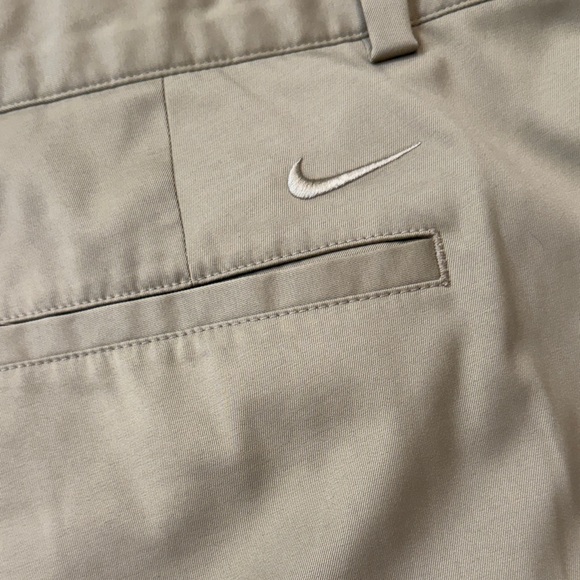 Nike 42x32 Men's Golf Pant Khakis - Picture 5 of 5